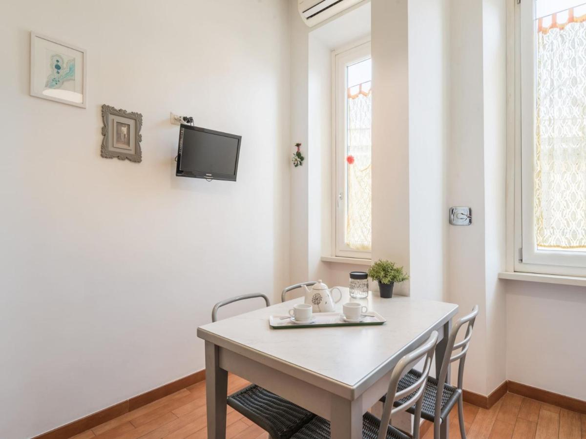 The Best Rent - Colourful Two-Bedroom Apartment Near Termini Station Roma Eksteriør bilde