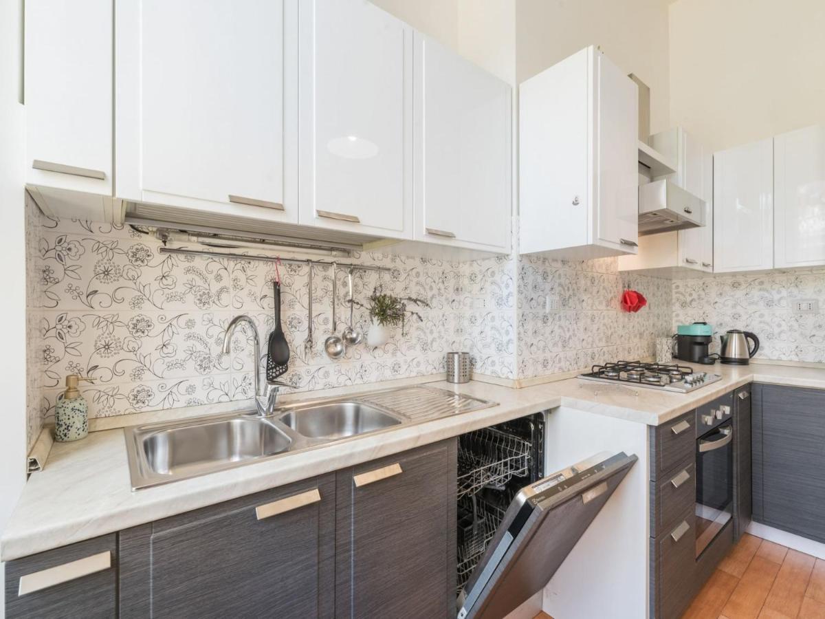 The Best Rent - Colourful Two-Bedroom Apartment Near Termini Station Roma Eksteriør bilde